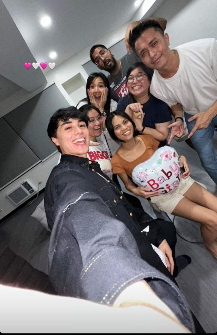Enero___27's tweet photo. ED having fun with his churchmate friends..... 😊😊😊

#MayWard
#EdwardBarber
#MaymayEntrata 

@Barber_Edward_ 
@maymayentrata07 https://t.co/Foi7ng4CFj