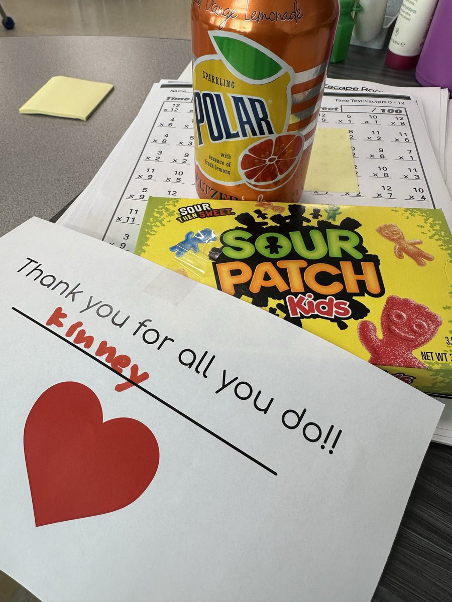 4KinneySSS's tweet photo. Thank you SSS Student Council for this sweet pick me up! ❤️ @librarycaram @ebartlett324 @CroninSummerSt https://t.co/MquZQx5TvP