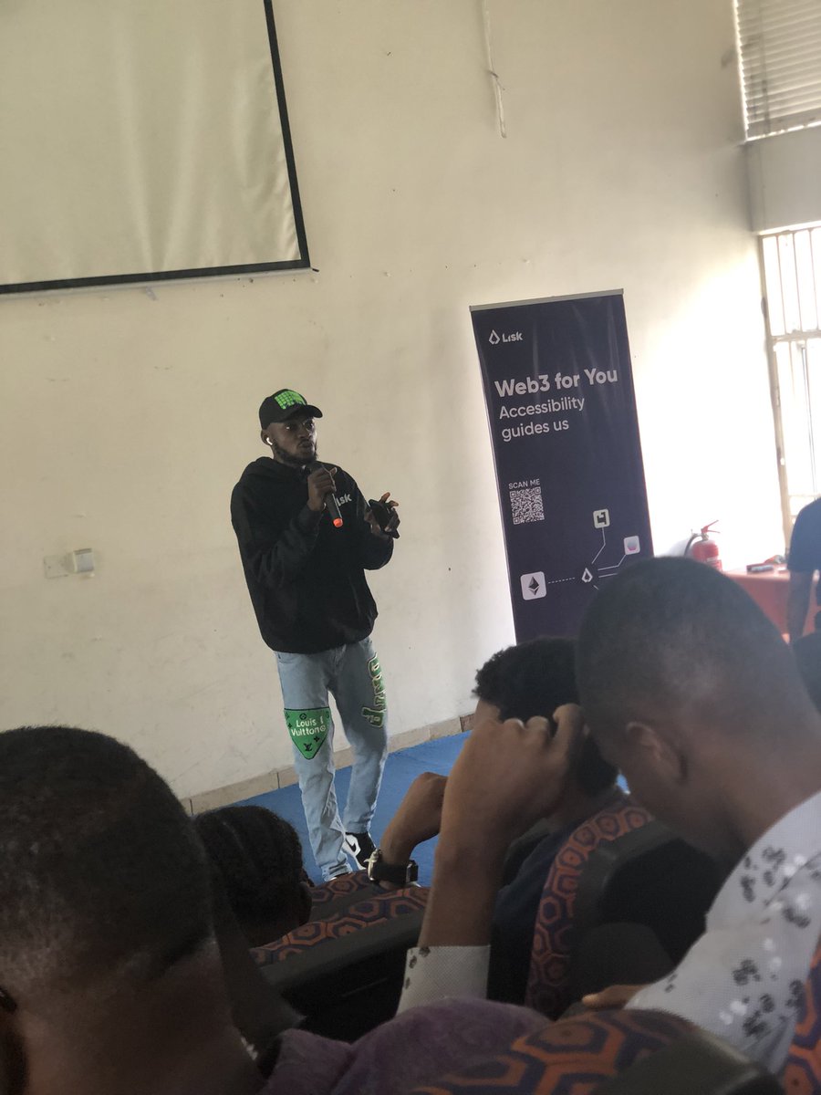 Taiwoemmylord's tweet photo. Live at blockchain day at the university of Portharcourt
Getting lots of knowledge from @getflitaa @LiskHQ @Wakandainu @BchainUniport 
#blockchainday 
#blockchainuniport https://t.co/a3pP56Tg0O