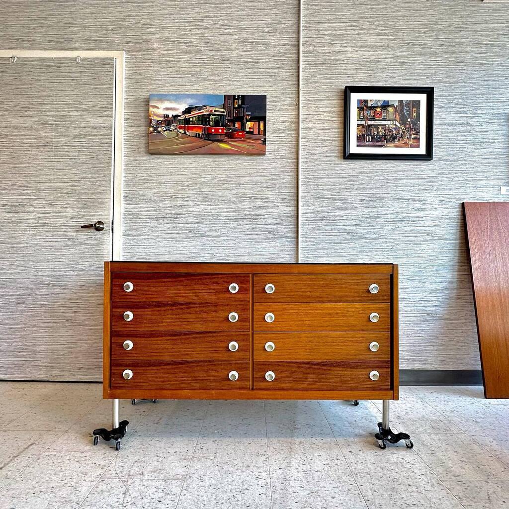 Rare Compact Italian Modern Teak And Rosewood 8 Drawer Cabinet by George Coslin for 3V Arredamenti. Truly stunning, thoughtful Mid-Century design. 1967

✅ 🇨🇦 wide shipping
✅ Refunds for 7 days on full priced, non-custom furniture.
✅ Restoration servi… instagr.am/p/CsbIkEYAQG2/