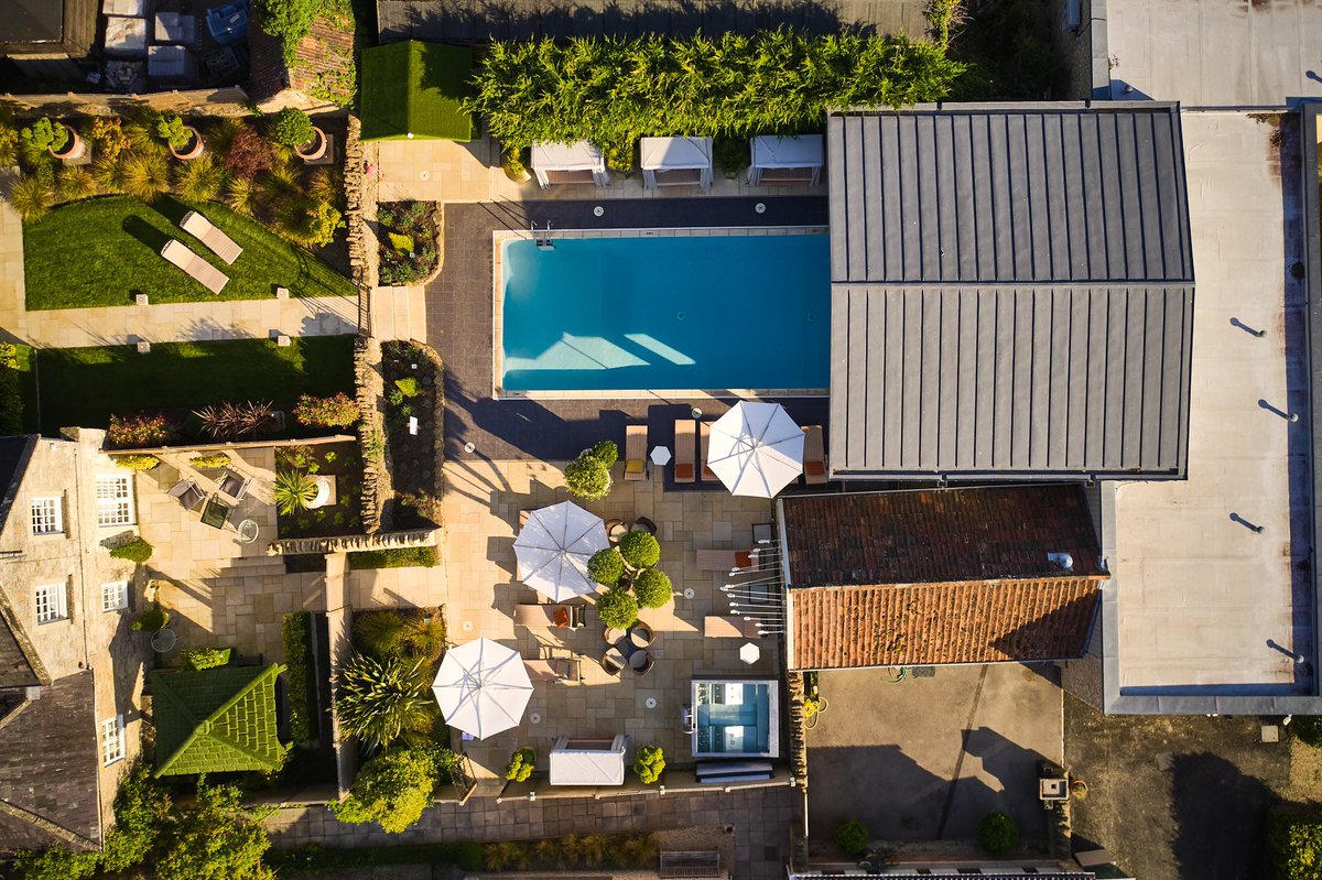 Birds Eye view 🕊️ #smallluxuryhotels #resortlife #luxuryworldtraveler #luxurytraveller #luxuryescapes #luxuryhotels #luxuryhotelsworld #luxuryresorts #mentalhealthawareness #fivestarhotel #hotelgoals #luxurytravels #luxuryvacation #luxurydestination #leadinghotelsoftheworld