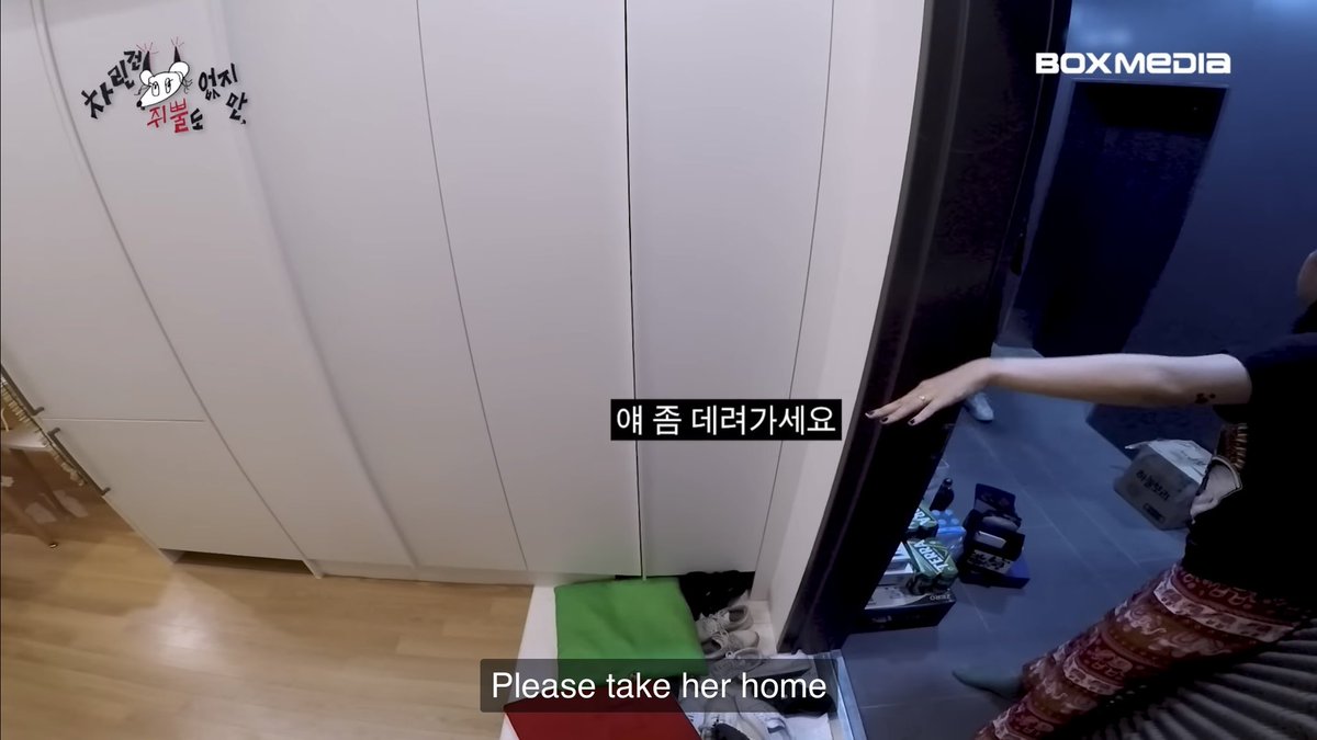 aesPAKed's tweet photo. youngji always chasing her guests away at the end of the show but she was so whipped by Karina that she can’t stop talking about her even after she left😭😭 everyone even the staffs love her FRFR😹 https://t.co/QvvUqyP1ss