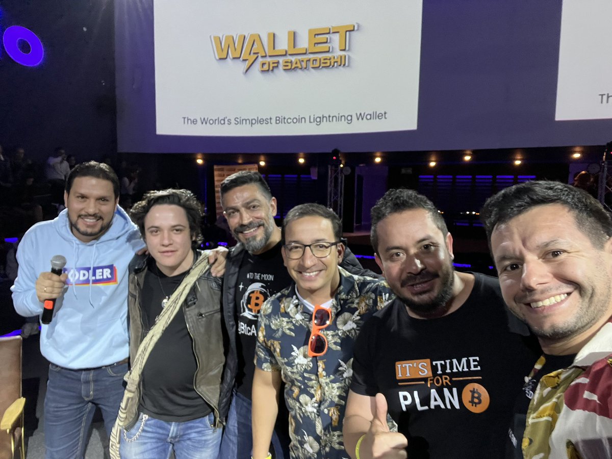 cristpereirag's tweet photo. EVENTAZO el que se mandó ayer @juangmercado @imjackyrivero y todo el equipo de @SoyHodler en el #BitcoinPizzaDayCol siendo el más grande que se haya organizado en Colombia 🇨🇴!! Felicitaciones 🎊! Esto demuestra que @BlockSummitLA será un éxito! https://t.co/Qi5RXmLZfP