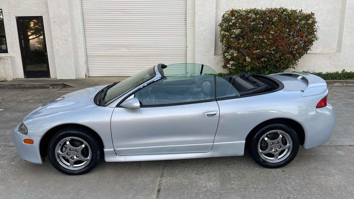 Jalopnik tweet media