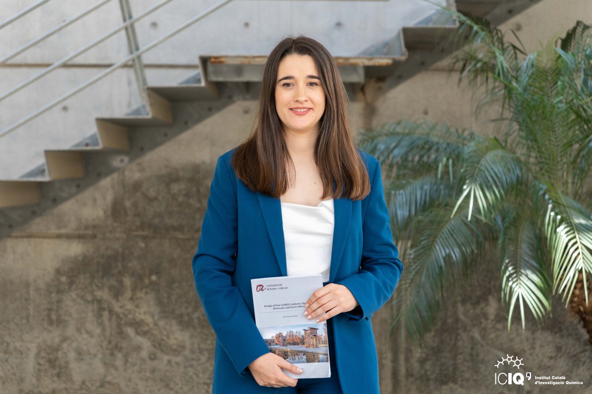 ICIQchem's tweet photo. #ICIQPhD 

🎓 ¡Enhorabuena Dra. Arroyo @arroyobondia from @Echavarren_Lab!

➡️“Design of New Gold(I) Catalysts: Dissecting Electronic and Steric Effects”

👩‍🔬Would you like to know more about her? 🔗 https://t.co/BCEPmaPDMp

 #chemistry #phdlife #ICIQPhD https://t.co/pl2sYoTw4M