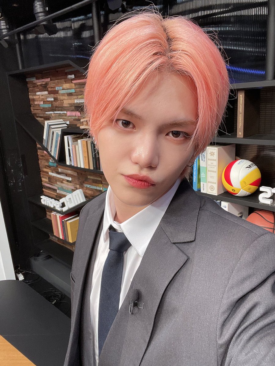 [📸]
2023.05.19
#아이돌데스크

#베리베리 #VERIVERY #VRVR
#Liminality #EP_DREAM
#Crazy_Like_That