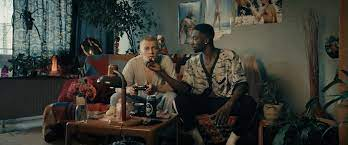 merlinpapin3's tweet photo. .@FredOL69007 Ce soir sur .@ARTEfr le film #Toubab Florian Dietrich (2021)
Avec : Farba Dieng, Julius Nitschkoff, Valerie Koch, Michael Maertens, Uwe Preuss, Nina Gummich, Seyneb Saleh, Burak Yigit, Paul Wollin, Christopher Vantis, Tamer Arslan, Kwam.e