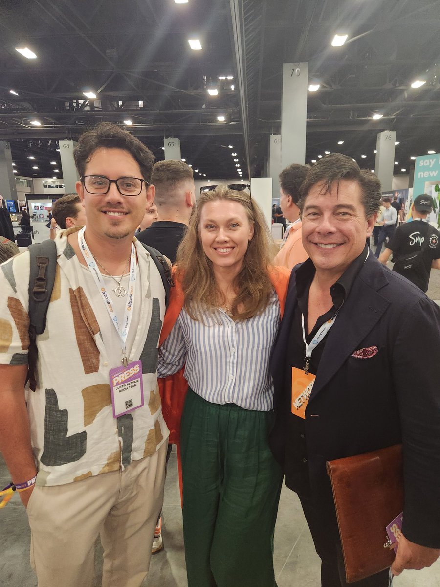 royal_antelope's tweet photo. Surprise meeting @TheBitcoinConf https://t.co/tj5e6dHfED