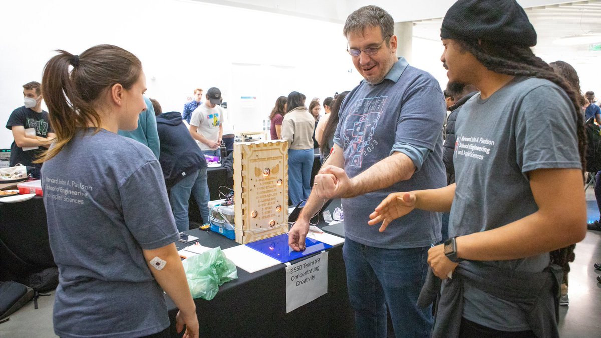 Dozens of SEAS classes and clubs come together for the Design and Project Fair, creating a carnival-like atmosphere at the SEC. LED lights flash everywhere, robotic arms move with a glance, and robots compete to lift the most blocks onto platforms. buff.ly/3Oik1Sg
