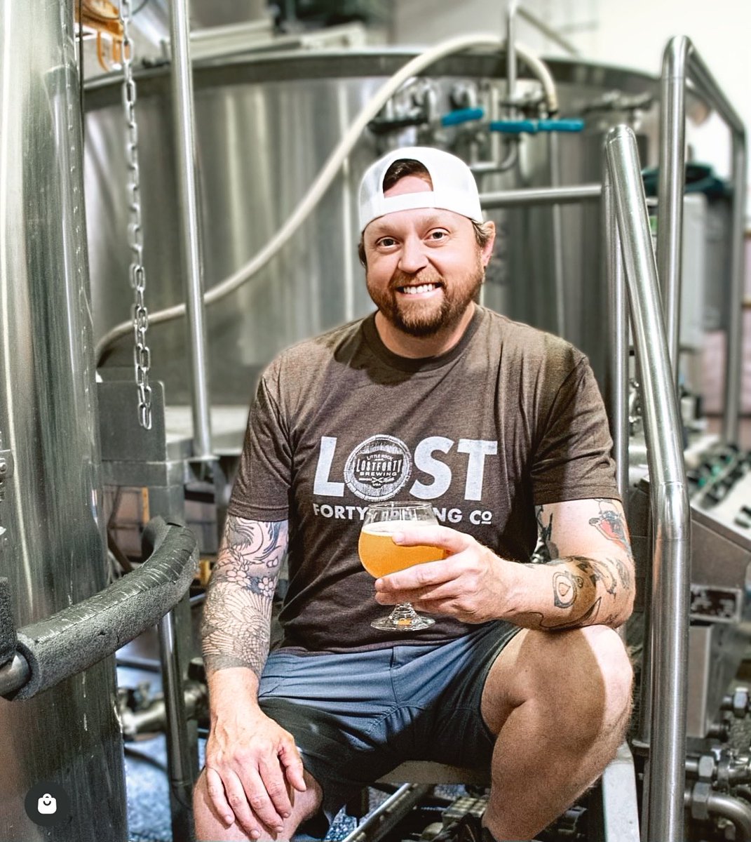 Let’s raise a pint to our newest member of the brew crew, Teddy Pepper (and his pup Hank)! 🍻🎉 From a small brewpub in Arizona, to Oskar Blues, to Ozark Brewing, Teddy’s 10 years of brewing experiences are vast. We're so excited to be a part of his next adventure!