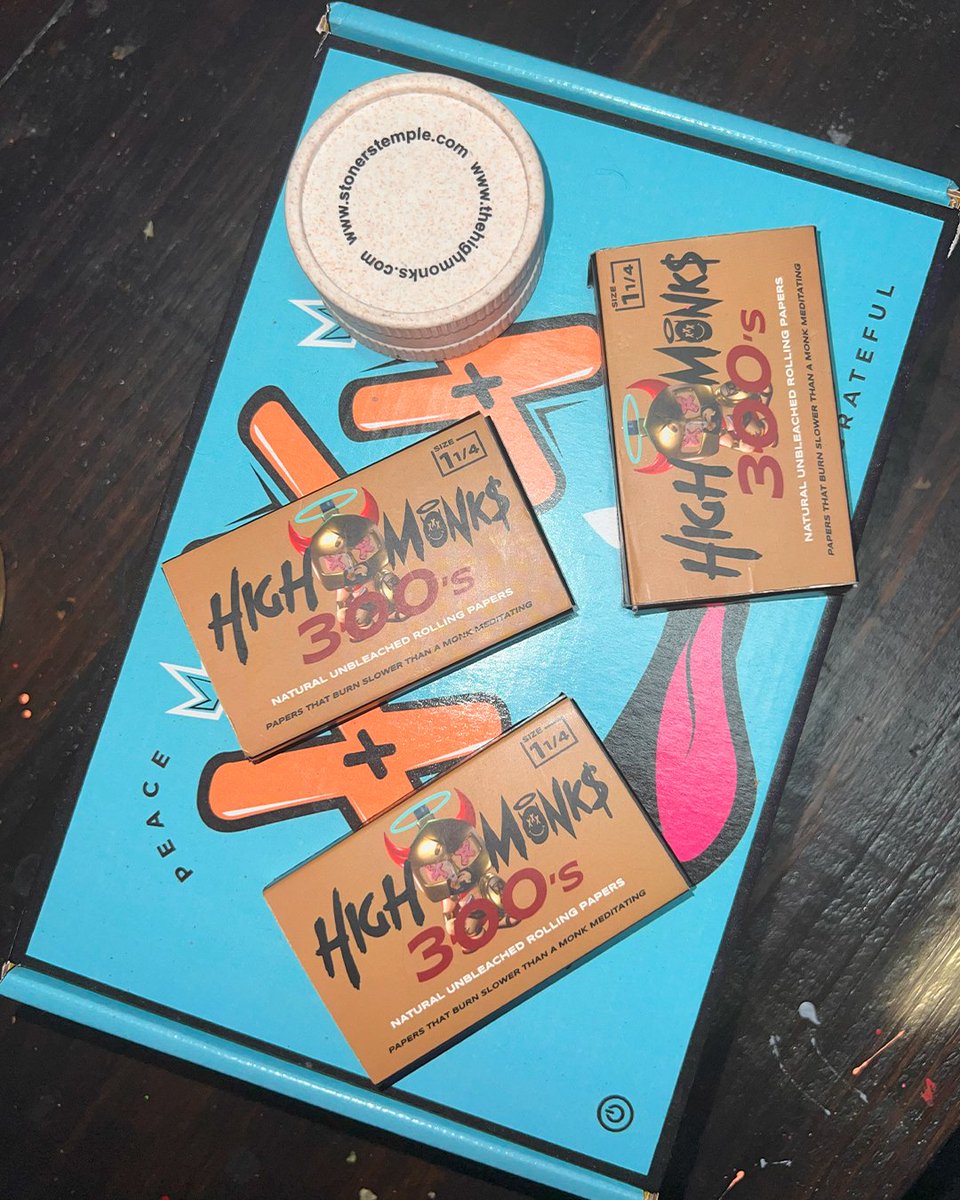 Now you can find the HighMonks 300s a.k.a Leohighdas inside every HighBox! #cannabox #cannabiscommunity #highmonks 
.
@highmonks