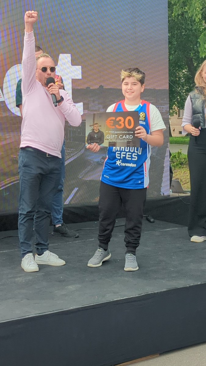 oykunsatis's tweet image. Sertaç Şanlı cevabı ile 30Euro kaptı oğlum 😅 #FinalFour2023 @AnadoluEfesSK