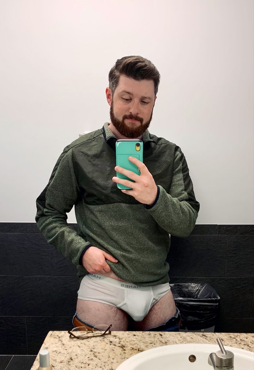 When at the Office 🤷‍♂️ 

#bulge #underwear #briefs