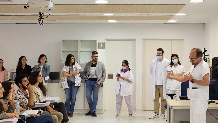 Últimes visites als equips docents dels i de les #ResidentsAPBCN que dilluns 22/05 comencen la formació en atenció familiar i comunitària

Moments per recollir informació i impressions abans d'escollir el CAP i l'hospital de referència

📸 #CAPElClot #CAPSantMartí #CAPMontcada