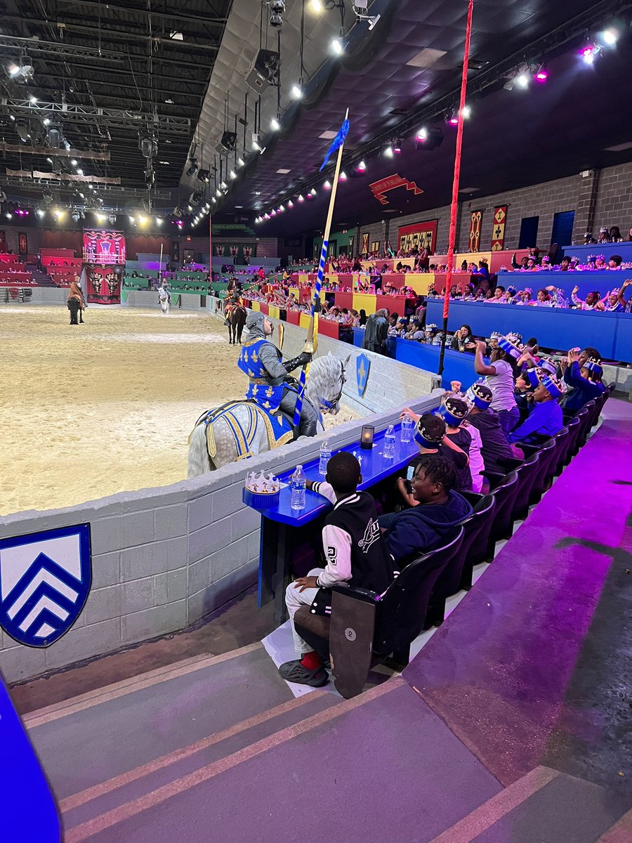 MarlinISD_Elem's tweet photo. Our 4th grade Ss took a trip back in time to Medieval Times yesterday. The show started with an SEL lesson on bullying and ended with a jousting tournament. Itβs all about the experiences! #committedtoexcellence #drivenbypride @Jewelisha_J @mrdkelley https://t.co/sJoIFrZdHh