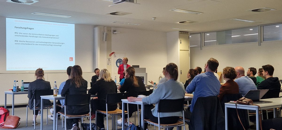 thomashorky's tweet photo. Der Innovation Hub bei der @sportschau ... spannendes Thema von @JessicaKunert und @gvnordheim bei der #dgpuk2023 @fg_spoko @DGPuK2023 https://t.co/SUDfs0d5LY