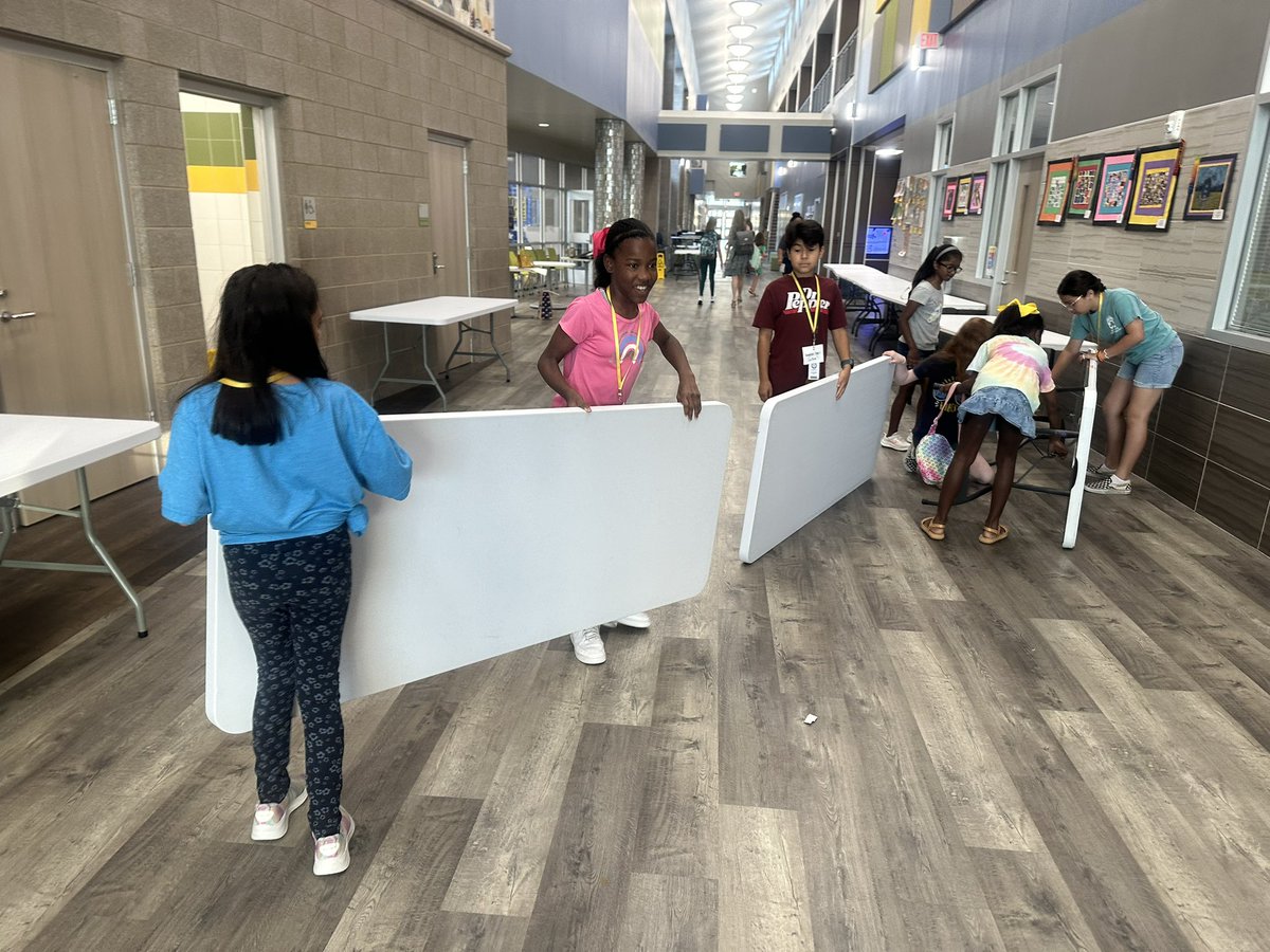 mrsakopp's tweet photo. Our RITs (Rangers in Training) working extra hard this morning while the current Rangers are all dressed up for Manners Banquet! @NatalieW0913 @Angela_bland1 @MrsGrauELT #wearegroves https://t.co/gImE7GHKF7