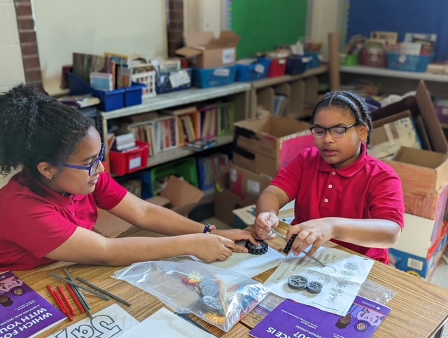 PHLschools's tweet photo. Coordinated through the District's Office of Strategic Partnerships, William Cramp School hosted an interactive #STEM day for their 5th grade students. Thank you, @JNJNews STEM2D team, for inspiring many future engineers, surgeons and designers! #phled #STEM2D #STEMed #WiSTEM2D https://t.co/eU63r3Gs65