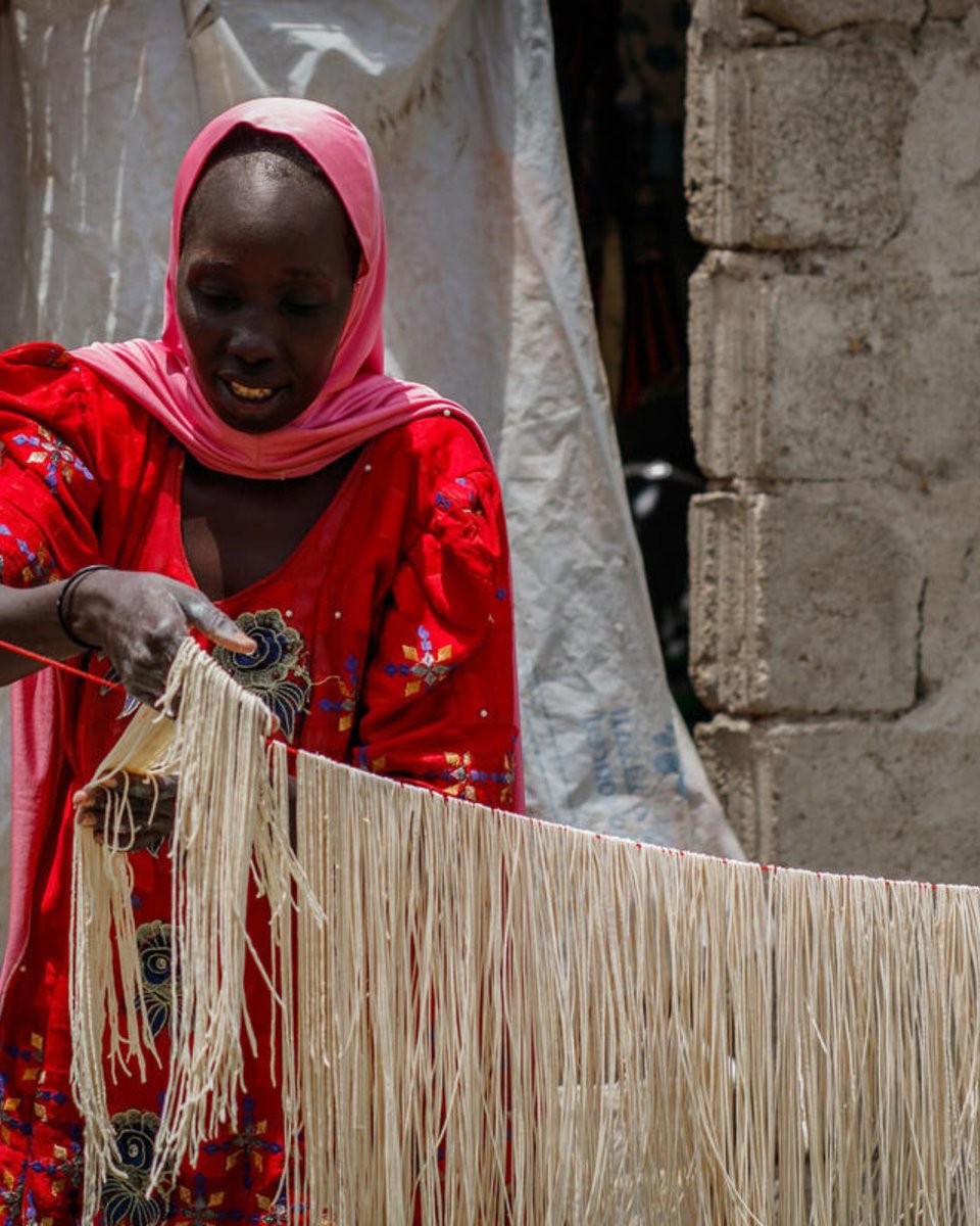 #BeyondTheMeals - pasta making in #Nigeria!

🇳🇬Around 70% of the population of Nigeria lives below the poverty line.

🤝WFP provides training so people can develop skills for employment.

🍝One of the skills is #pasta making, where WFP provides the machine to make and sell pasta.