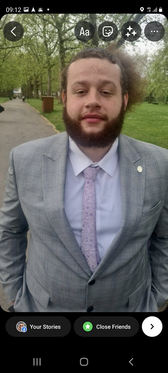 WHYCNunhead's tweet photo. First pix of Jace and his #ProudMum Hayley at #BuckinghamPalace today! Jace collected his #Gold @DofE award today! Not held back by #Covid #StayedTheCourse #proud #RoleModel #LookingGood! #youthwork https://t.co/KxROkfPU8k