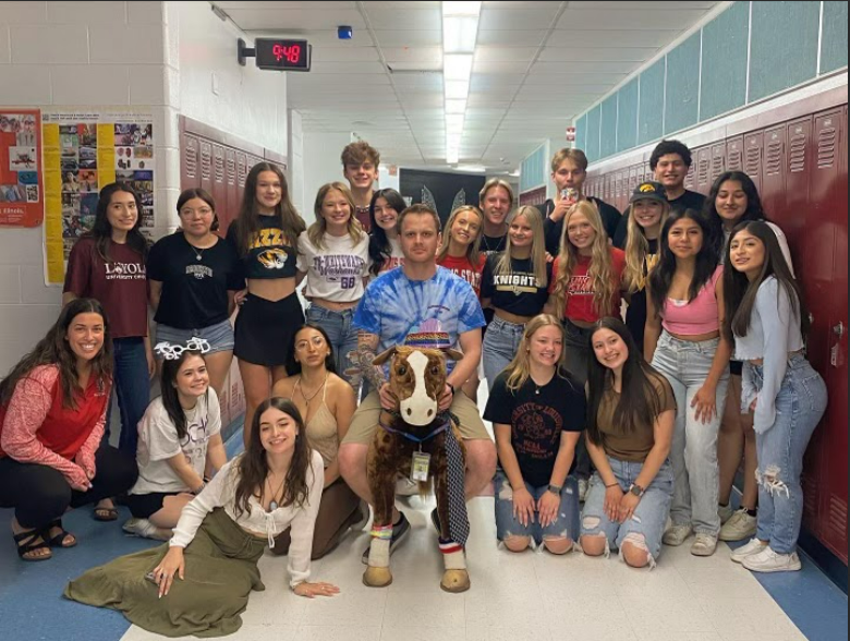 Ms_KKronberg's tweet photo. Ready to vote in our final COTW contest of the 22-23 school year? Who do you think has the most spirit?

Option 1: Señor Leary 
Option 2: The Peer Mentors
Option 3: Ms. Siebold

Poll closes on Tuesday, 5/23! (See next tweet to vote). https://t.co/1ND9zNFwLr