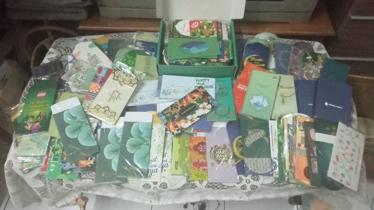 sopietamdjis's tweet image. Wow..sampul Raya 2023 y den dapat kumpul setakat harini..terharu  dpt byk camni..tq ya kawn3 y bg free..rakam hobby y swap sampul..masih LG tunggu abg posmen kiriman X sampai lagi

Sapa ade sampul lebih X Guna or anak3 punya..sedekah kat den yoo
#SampulRaya