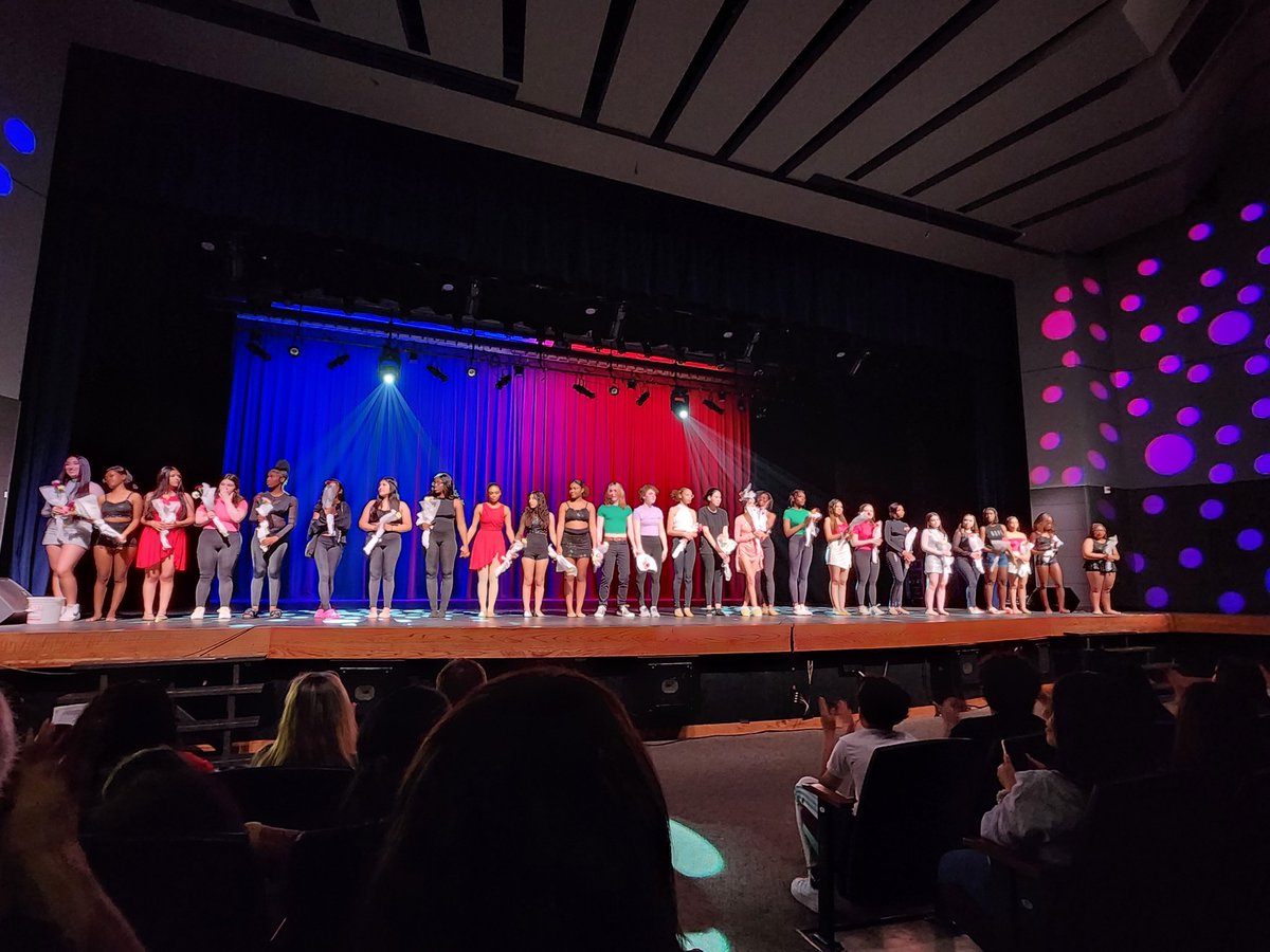 The @HumbleISD_AHS Dance Classes put on an amazing Spring Show last night! Everyone did an amazing job! @Ahspatriettes @HumbleISD #bethelight #atascocitahs #ahsdance #atascocitahighschool #atascocita #humbleisd #classof2023