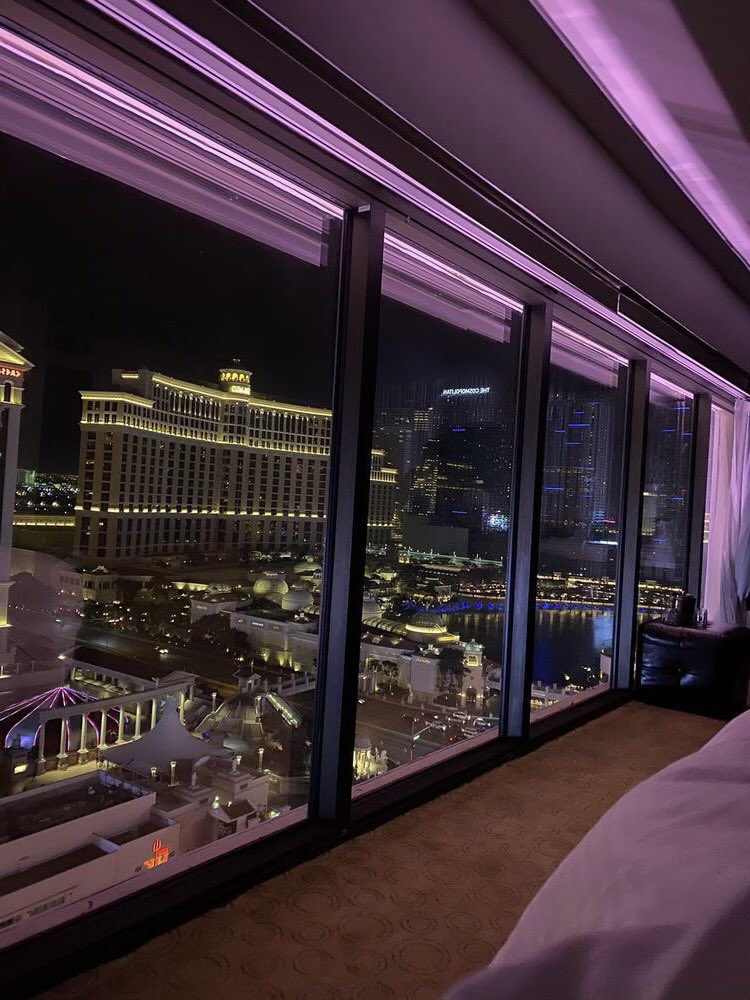 INTERIORPORN1's tweet photo. dreaming about this apartment view ✨ https://t.co/9CLT2bvDNU