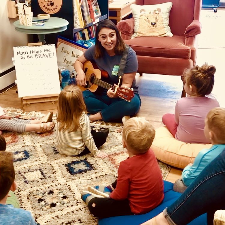 Strega_Mama's tweet photo. 💙🫐 We had a BERRY fun morning at the @bee_bookshop on Wednesday! 📚🐝 Who knew that Bears and Moms had so much in common?! 🐻🤣 Thank you for a BEARY great continuation of Mother’s Day! 🫐💙 Love, @Strega_Mama https://t.co/MLL36k2unz