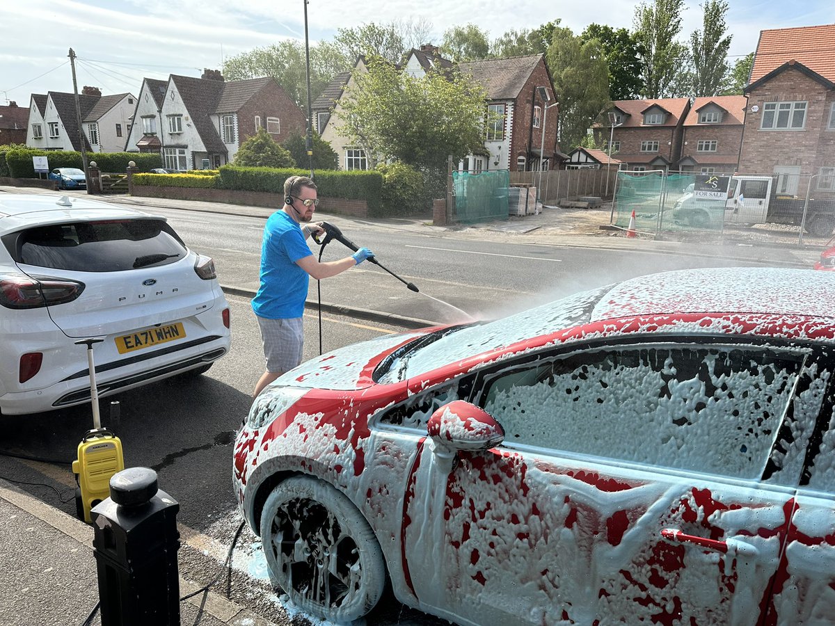 TimHughesCoop's tweet photo. Our colleagues at @coopuk Heald Green had a great morning yday washing cars to raise money for @barnardos. A special shout out to @skhouryhaq, @MattHood20, and @RebeccaBirkbeck for coming down and pitching in with everyone! #ItsWhatWeDo https://t.co/h51uYpz3jb