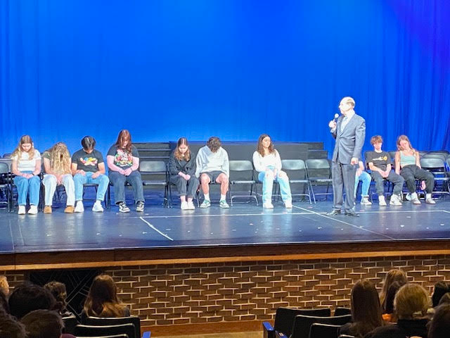 WaukeshaNorth1's tweet photo. Our North AP Psychology students welcomed in a hypnotist this week! They had a lot of fun while learning how hypnosis affects their brains! https://t.co/Vgm1xMiHOz