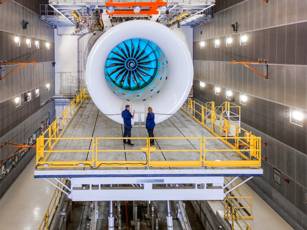 Rolls-Royce completes first tests of ‘game-changing’ greener aircraft engine - techosmo.com/the-next-web/r…

                            Rolls-Royce has completed the first tests of its UltraFan demonstrator aircraft engine at its facility in Derby,UK.
The tests were conducted ...