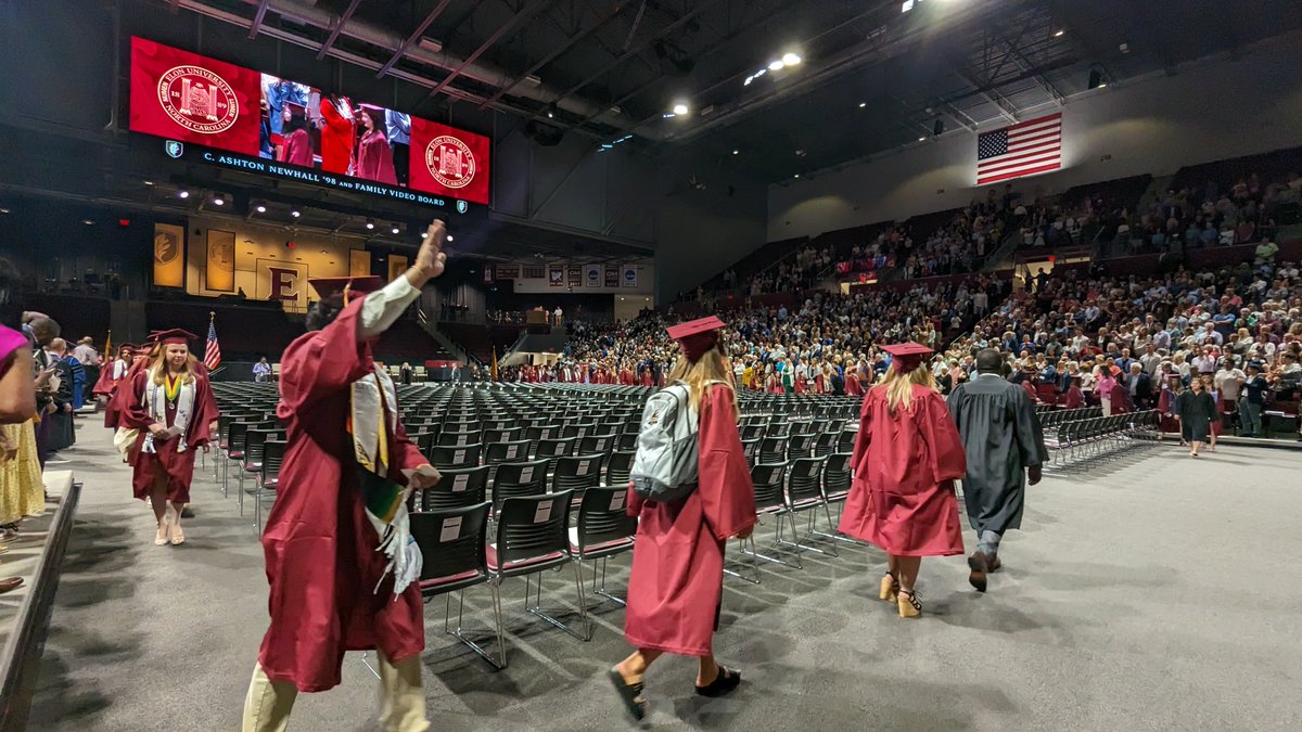 elonuniversity's tweet image. 🎉 Excitement is in the air for #Elon23! The first #ElonGrad ceremony is underway! 🎓 

Ready to celebrate these @elon_cas &amp;amp; @elon_ed seniors!