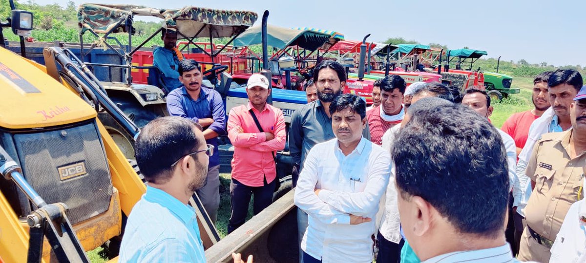 InfoWashim's tweet photo. गाळमुक्त धरण गाळयुक्त शिवार 

काजळेश्वर येथे लोकसहभागातून कामाचा शुभारंभ  

जिल्हाधिकाऱ्यांची उपस्थिती 

@MahaDGIPR https://t.co/dfAol4yUvt
