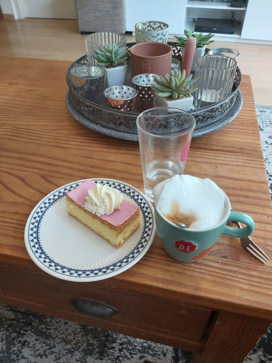 MrsB1605's tweet photo. Even vieren dat ik 25 nieuwe volgers heb....
@Terugvolgvrijdag https://t.co/kojtGlWbMC