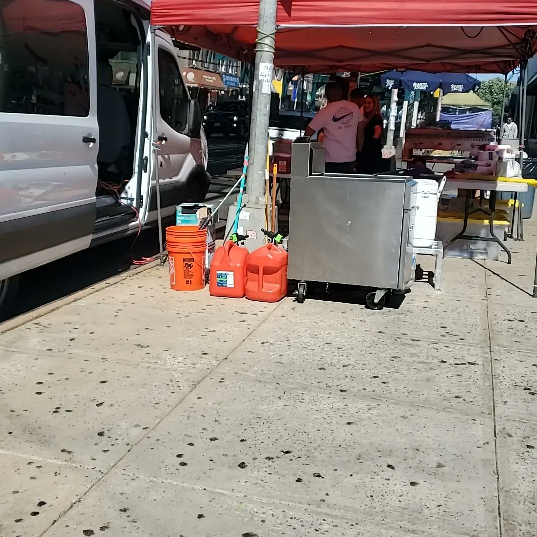 MakeQueensSafer's tweet photo. @OpenPlans @NYC_DOT @NYCCouncil Oh boy- but will @NYC_DOT @NYCSanitation @NYCSmallBizSvcs @QueensEDC monitor these shacks with gasoline cans that set up in front of #Openrestaurants but have no rules to follow? Or is this just in #POC #PoorPeople neighborhoods that @NYCCouncil rules don't apply? https://t.co/FnrZMHis2N