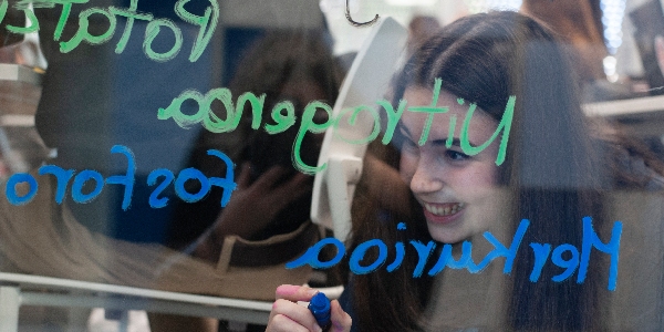 Gure ikastola “Cuadernos de Pedagogía” aldizkarian: "Cuadernos de Pedagogía" nazioarteko aldizkari ospetsuak, estatu mailan eta Hego Amerikan milaka jarraitzaile dituenak, gure ikastola murgilduta dagoen #Geroa2030 eraldaketa proiektuari buruzko… dlvr.it/SpHjYR