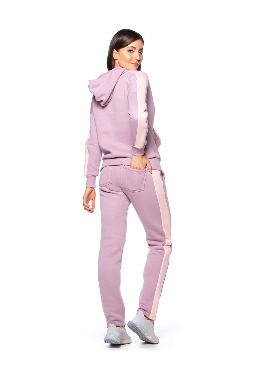 modafits's tweet image. Roupas confortáveis para o seu dia ser mais feliz.
Visite nossa nova loja: Modafits Bacacheri na Rua México, 20.
.
#moletom #modafits #modafitness #modafeminina #academia #runmore #esportes #treino #pilates