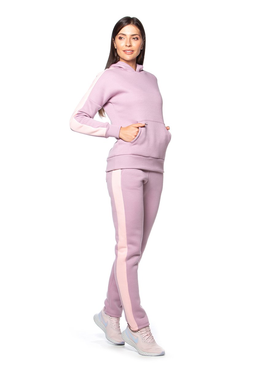 modafits's tweet image. Roupas confortáveis para o seu dia ser mais feliz.
Visite nossa nova loja: Modafits Bacacheri na Rua México, 20.
.
#moletom #modafits #modafitness #modafeminina #academia #runmore #esportes #treino #pilates