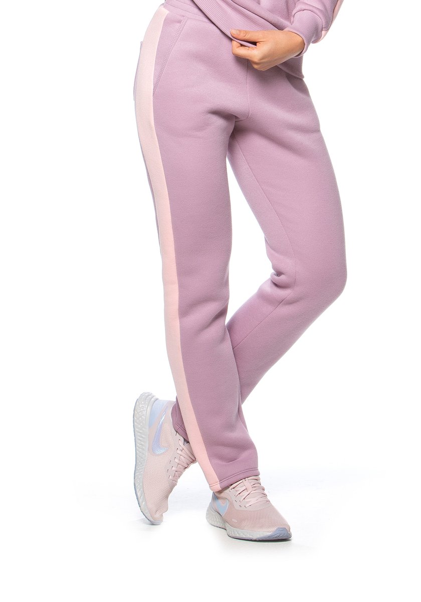 modafits's tweet image. Roupas confortáveis para o seu dia ser mais feliz.
Visite nossa nova loja: Modafits Bacacheri na Rua México, 20.
.
#moletom #modafits #modafitness #modafeminina #academia #runmore #esportes #treino #pilates