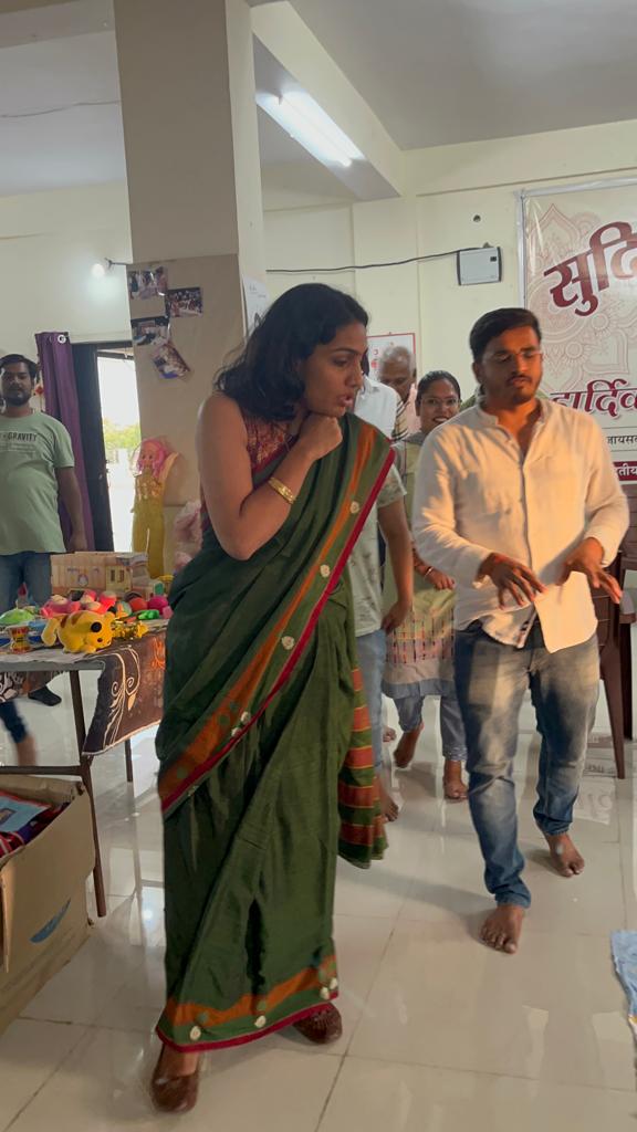 PR_TDE's tweet photo. निगमायुक्त श्रीमती संस्कृति जैन ने @Sudishango के साथ स्थापित नए #RRR4LiFE सेंटर को लोकार्पित किया,
#MissionLiFE 
#ChooseLife 
#chooserrr 
#SanklpMP
#IndiaVsGarbage 
@RewaCollector 
@SwachhBharatGov 
@urbansbm 
@bharatyadavias https://t.co/VvtTvIiBIs