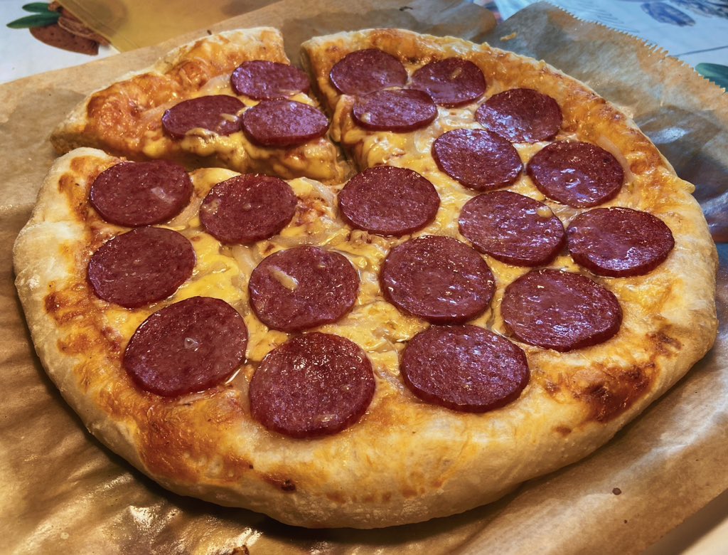 Приглашаю красивых парней на вкусную пиццу!
Для наивных поясняю:
ПИЦЦА только после СЕКСА.
Если вы просто хотели пожрать на халяву - ищите автобус фонда «Милосердие»