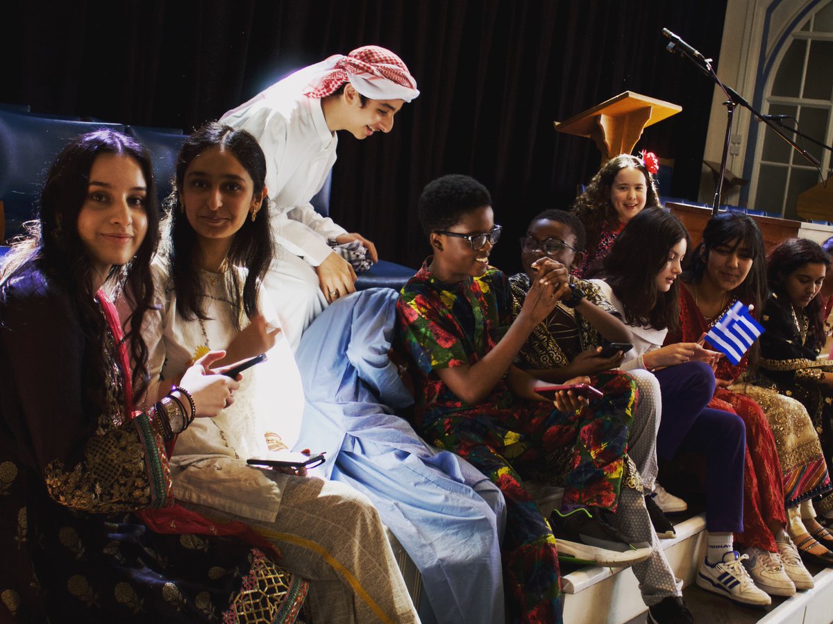 OhgsRS's tweet photo. Lots of pictures to come from Cultural Diversity Day on our @OldhamHulme account, but I have to say that this one is my favourite ❤️ https://t.co/TF8e8E3kLS