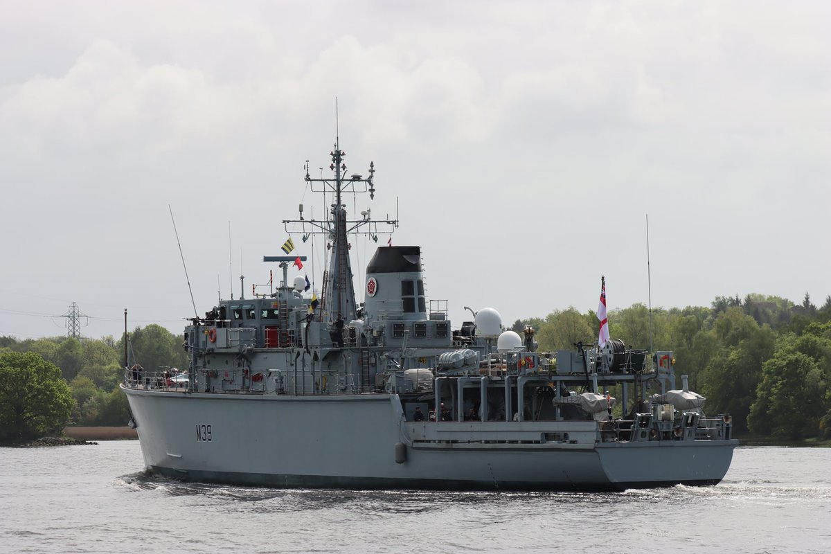 @HMSHurworth heading down the Clyde this morning to Glasgow. @NavyLookout @RNinScotland @WarshipCam @WarshipsIFR @CNPics @scottyc298 @MichaelJWC626 @wolfie250