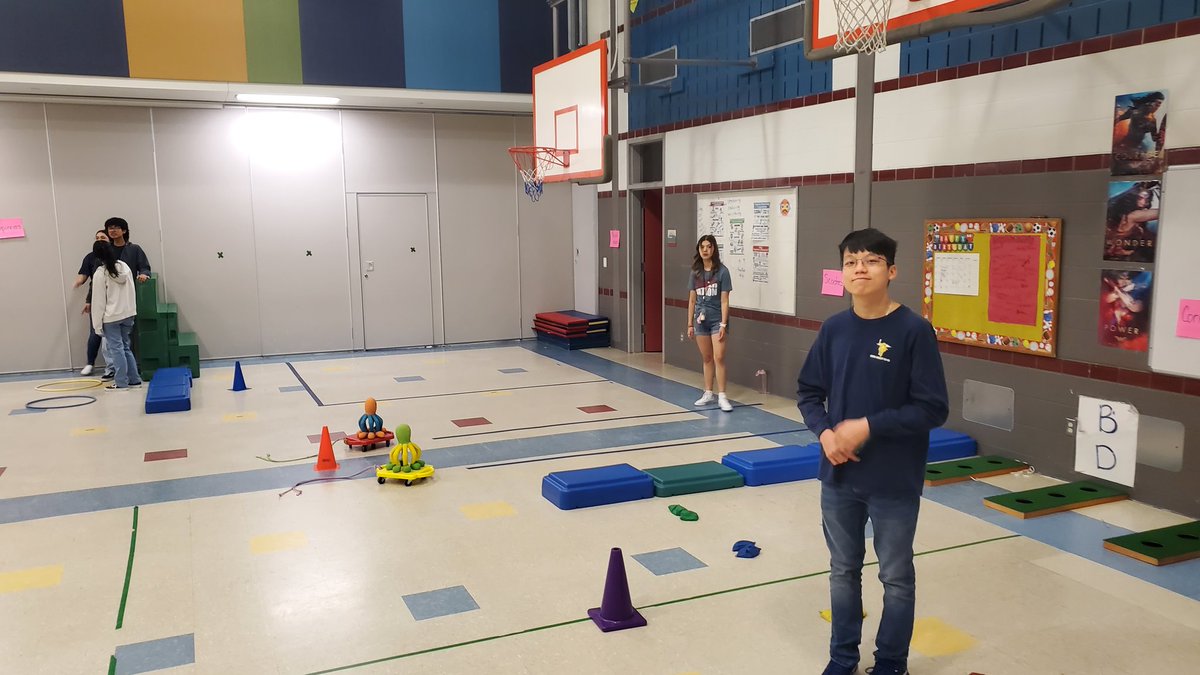 BCE_PE's tweet photo. We're ready for #FieldDay2023! Thank you to the @northbrookhigh honor society kiddos for helping us this morning! https://t.co/uOANi7z1xC