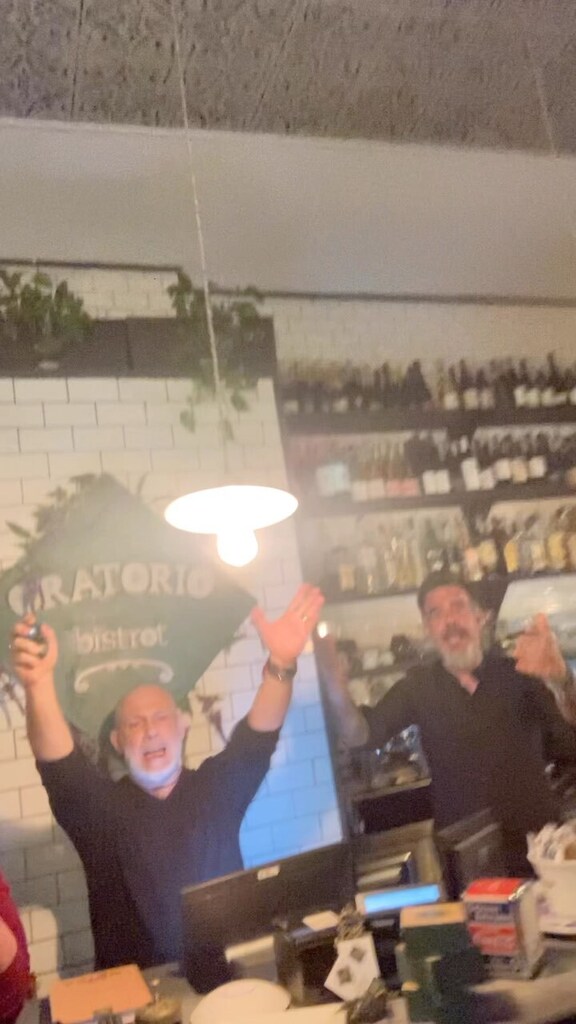 😂😂😂 io che cerco di suonare la chitarra, cantare e registrare il video… tutto allo stesso tempo!!! 🤦‍♂️🤦‍♂️🤦‍♂️😅😅😅 instagr.am/reel/CsbNlsqv7…