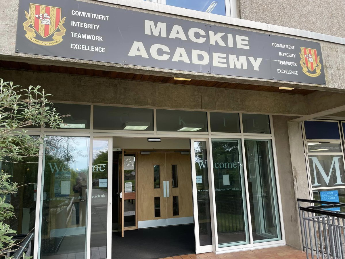 weegaitherin's tweet photo. We have had a brilliant time workshopping fine poems & shivering wir timbers with pupils at Mackie Academy this morning! Just one in a series of five sessions of working with these budding #poets #poetry #SchoolsWorkshops #Pirates #Stonehaven https://t.co/6H2MEsfSze