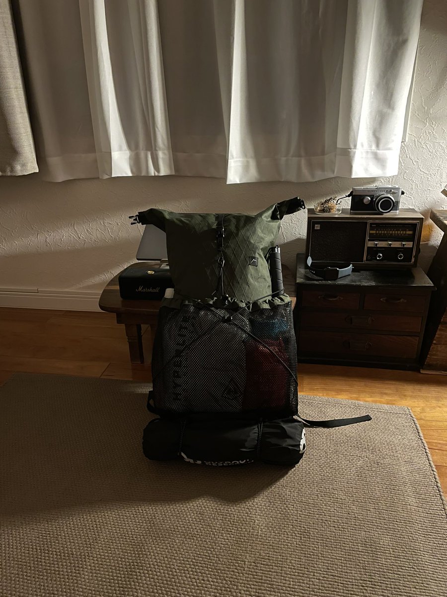 ___sph___'s tweet photo. 今年はずっと無職だから毎月100km越えのロングトレイルを歩けてる幸せ。
暑いし来週は20Lザックで北上 https://t.co/2QIwTdBpo5