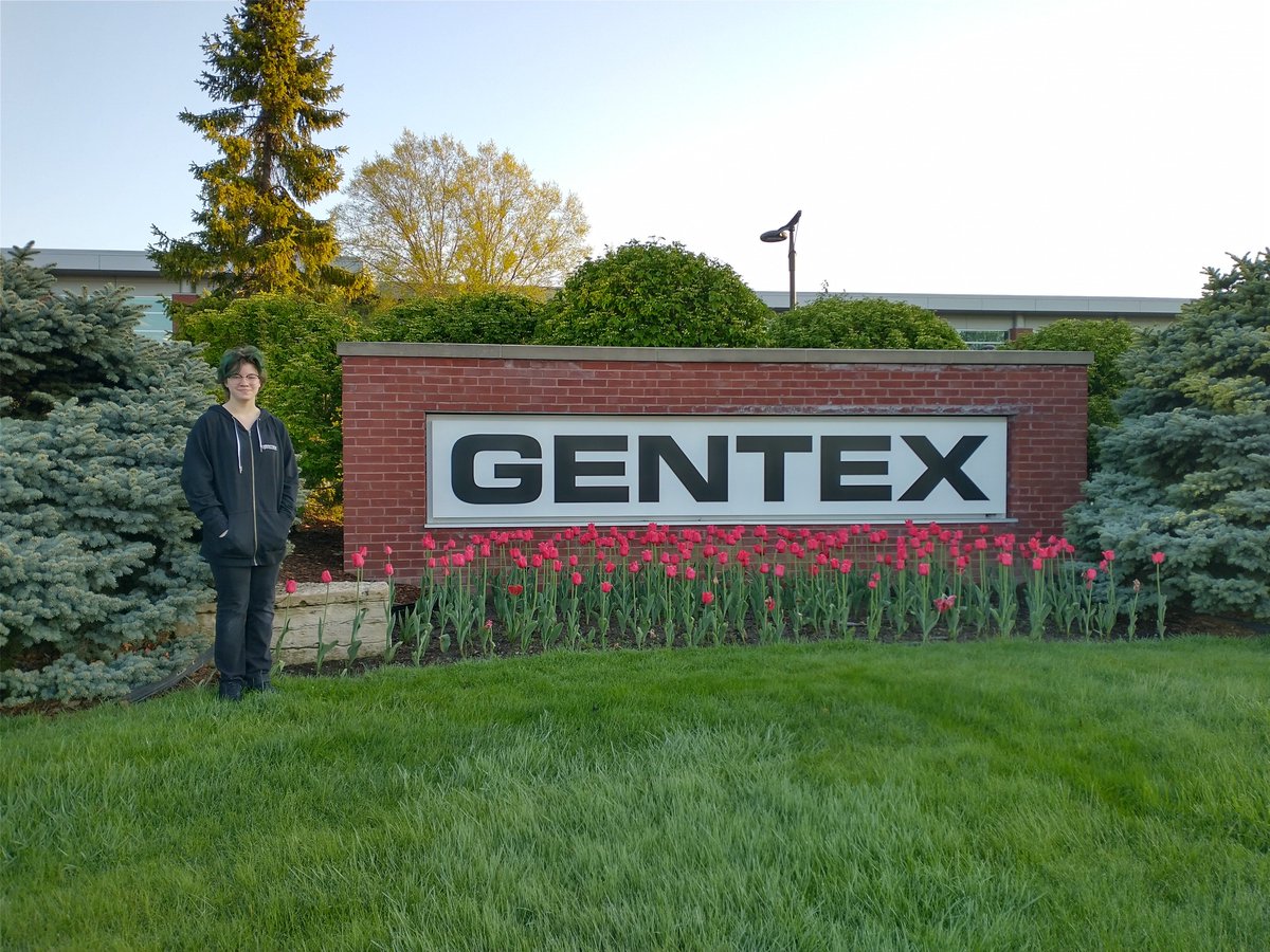 100+ 8th grade students at Cityside Middle School experienced a variety of 🚜🩺 job shadow 💼🥽 experiences last week. Thank you to our local business partners for showing students the opportunities they have to work and thrive right here in Zeeland! 🏘 #ZPSLearningforLife