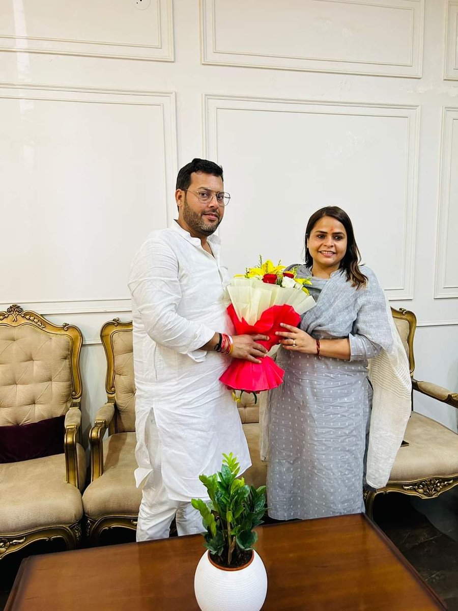 Hemraj_INC's tweet photo. AICC सचिव और राजस्थान की सह प्रभारी श्रीमती अमृता धवन जी का निवाई पीपलू आगमन पर हार्दिक अभिनंदन ।
@AmritaDhawan1
@BairwaPrashant
#pbmla https://t.co/hAuXXJAAGI